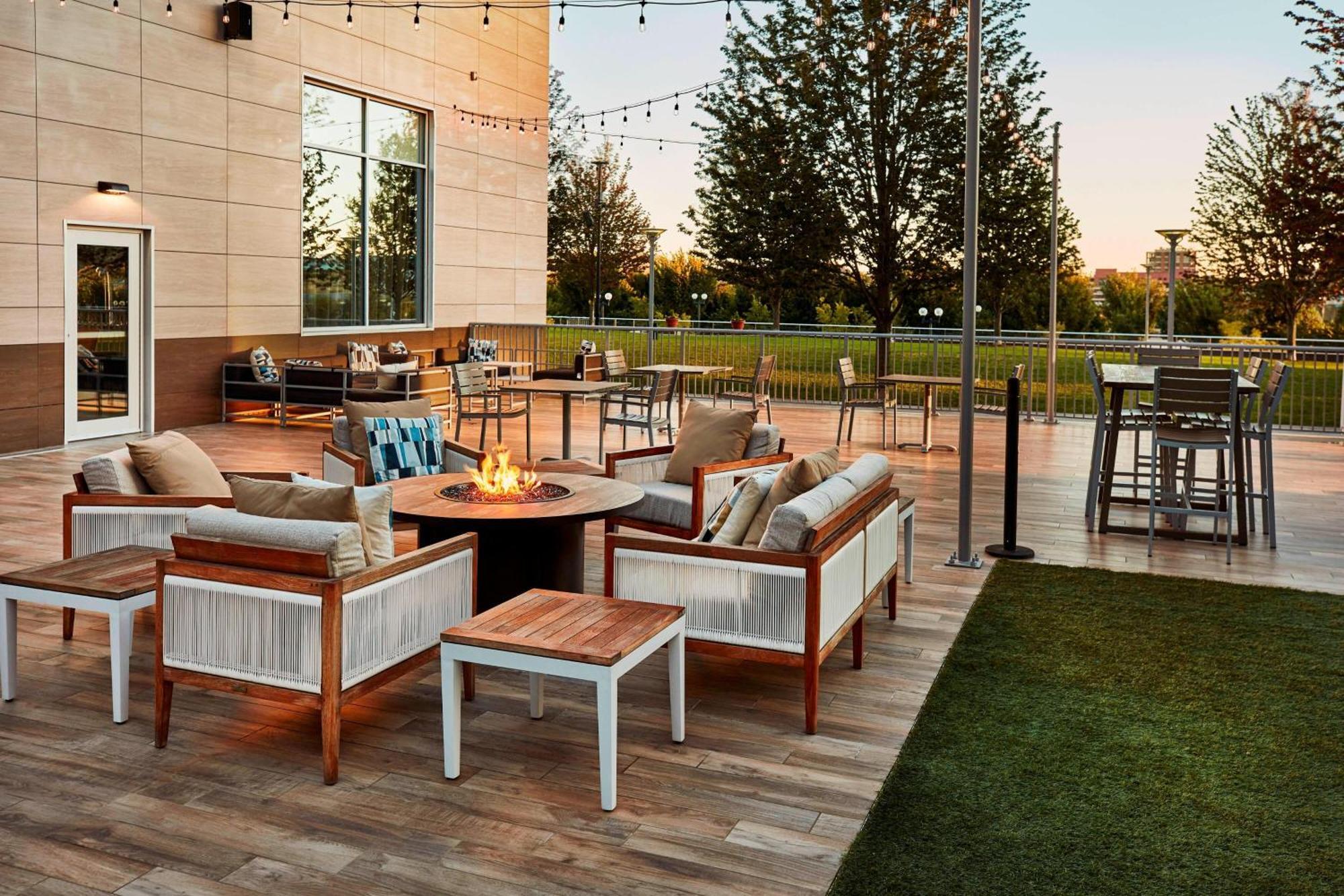 Ac Hotel By Marriott Cincinnati At The Banks Esterno foto