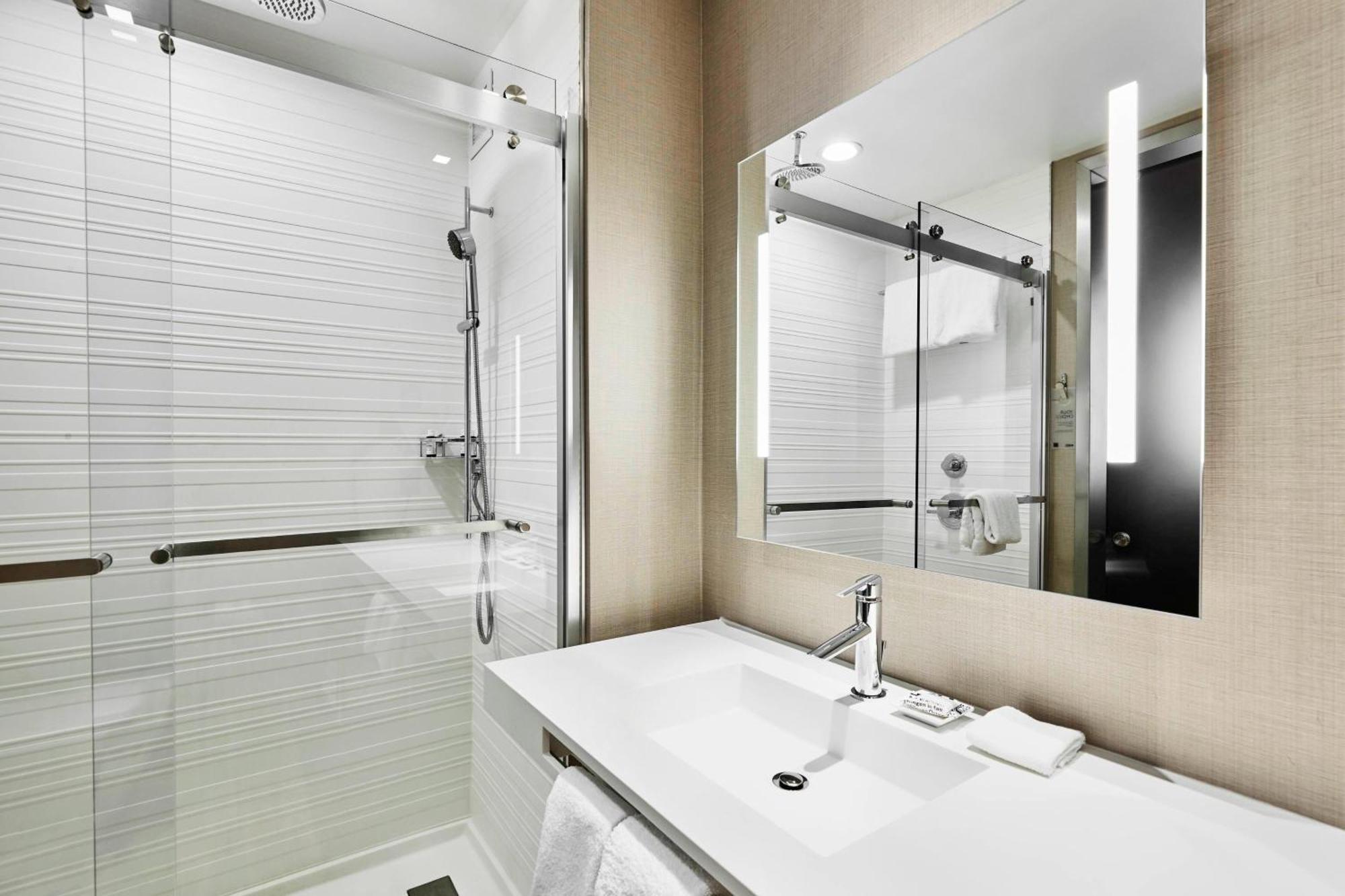 Ac Hotel By Marriott Cincinnati At The Banks Esterno foto